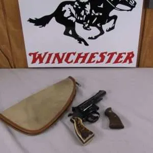 7964 smith and wesson 19 3 357 mag, fake stag grips, trigger shoe, adjustable rear sight, blued, comes with original wood smith and wesson grips